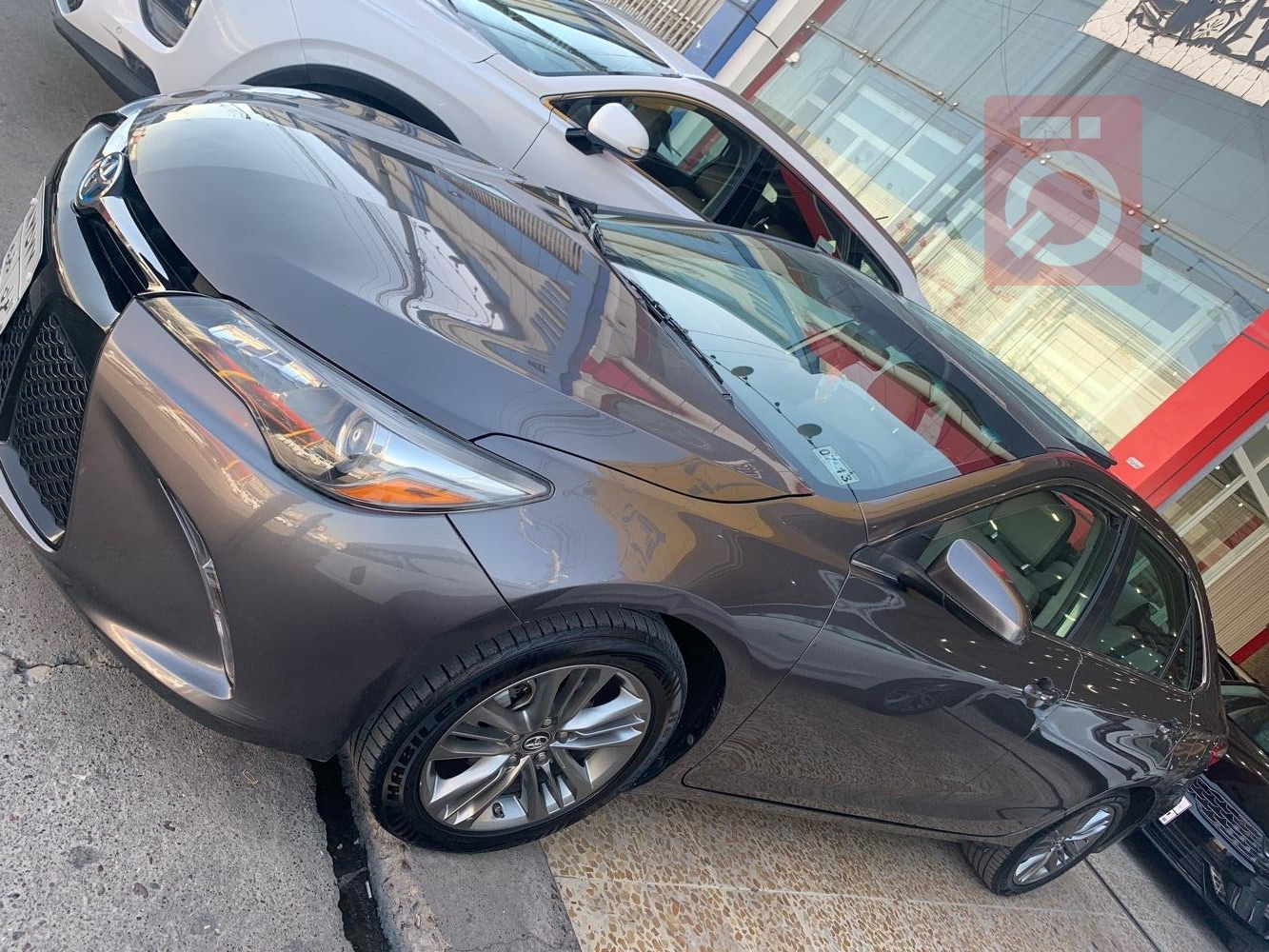 تۆیۆتا کامری